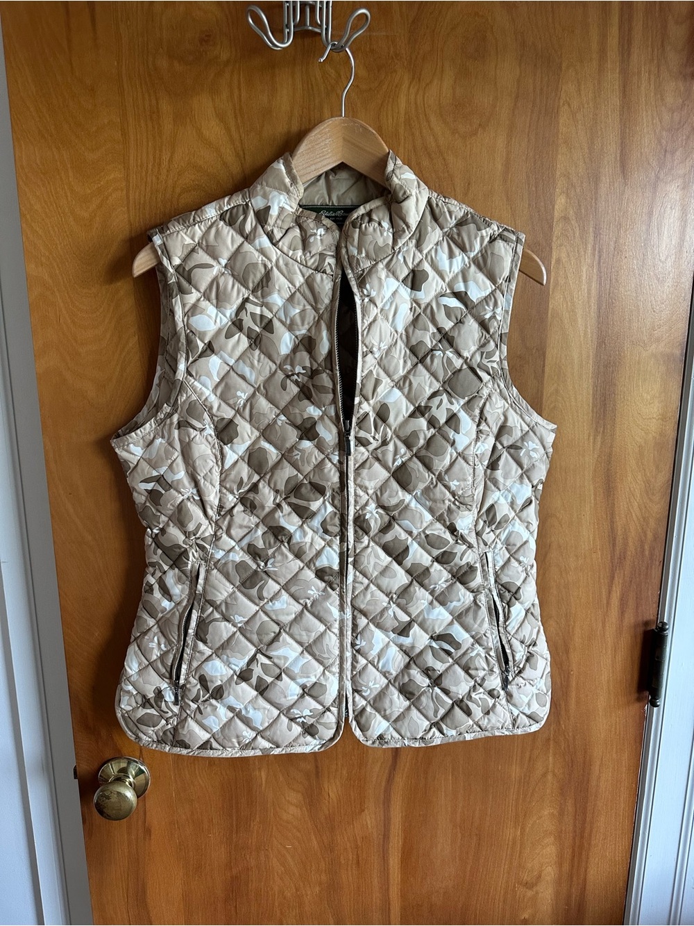 Women’s Eddie Bauer Quilted Sleeveless Vest — Beige Camo